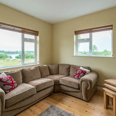 Lakeside Retreat بيت للعطل Carrick on Shannon