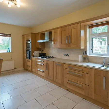 Lakeside Retreat بيت للعطل *