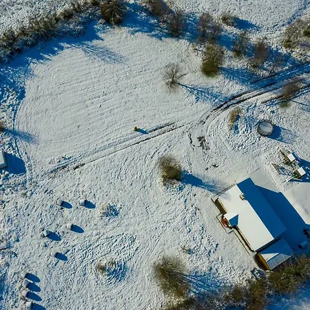 بيت للعطل Lakeside Retreat *