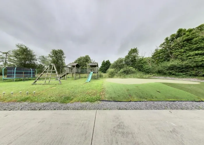 Lakeside Retreat Holiday home *