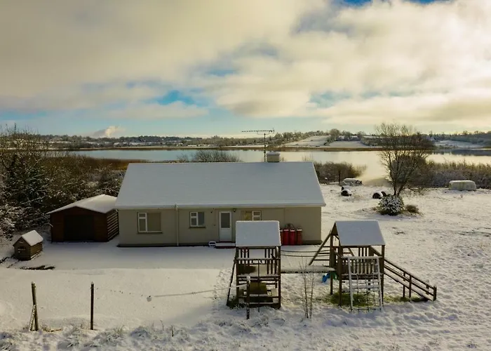 Lakeside Retreat * Carrick-on-Shannon